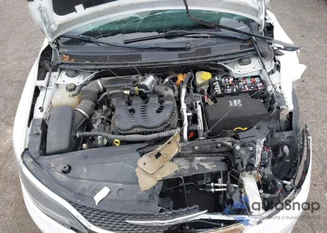 2015 Chrysler 200 C z USA, uszkodzony, nr VIN 1C3CCCCG0FN509598